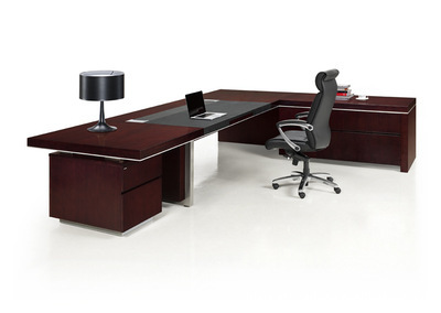 膠版辦公家具批發(fā) 實木大班臺的專業(yè)選擇——探訪鄭州華鵬實業(yè)